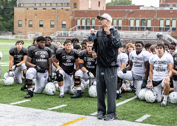 Brown-White Day_2022-783_14160326