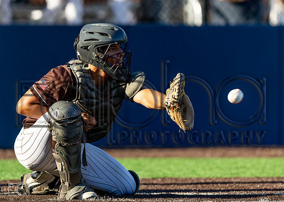 MC vs Morton_7520-4133_Umps