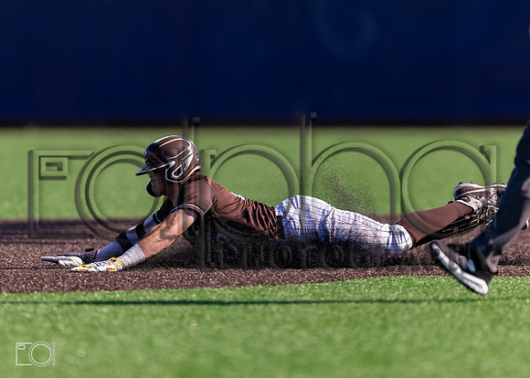 MC vs Morton_6784-3415_Umps