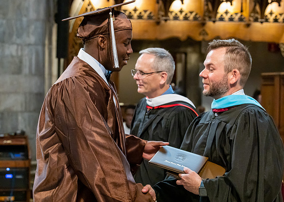 Battle, Laquan  - MC Graduation 23-91081_9484_0394